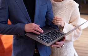 Мужчины готовились к 8 Марта активнее, чем женщ...