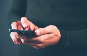 Роботы на базе ИИ ускоряют решение вопросов в с...